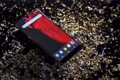 Essential Phone màn hình vô cực của "cha đẻ" Android có doanh số bất ngờ
