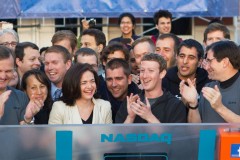 Hành trình đến "ngôi vương" của Facebook bắt đầu từ kí túc xá của trường Đại học Harvard(Phần 2 )