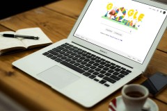 Hôm nay hãy cấm nhân viên lên Google thay vì Facebook do họ sẽ "ăn" sinh nhật Google mà bỏ việc