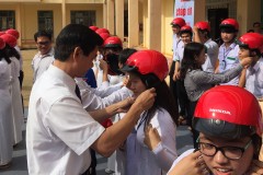 Honda Việt Nam tặng 1.300 MBH cho học sinh Đắk Nông