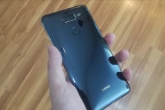 Huawei Mate 10 Plus bất ngờ lộ ảnh trên tay với cụm camera kép Leica