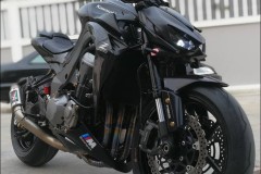 Kawasaki Z1000 độ mãnh thú đầy mạnh mẽ trong lốt áo đen