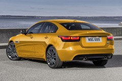 Khi thiết kế của SUV Land Rover tích hợp trong sedan Jaguar XE