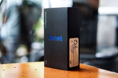 Mở hộp và trên tay Samsung Galaxy Note8 màu vàng Maple Gold