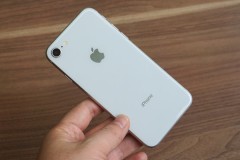 Mua linh kiện thêm 10 USD, Apple tăng giá iPhone 8 lên 50 USD