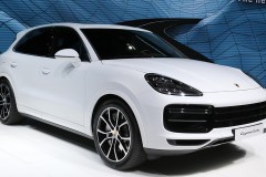 Porsche Cayenne Turbo 2018 chốt giá từ 8,92 tỷ đồng tại Việt Nam