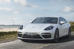 Porsche trình làng Panamera Turbo S E-Hybrid Sport Turismo, tiêu thụ 3L/100 km