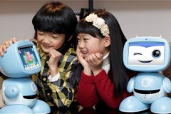 Robot sẽ khiến hàng nghìn giáo viên mất việc trong 10 năm tới