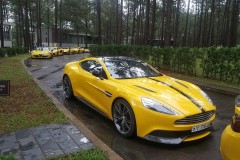 Siêu xe Aston Martin Vanquish 15 tỷ đồng hội ngộ hành trình xe của Yellow Team tại Đà Lạt