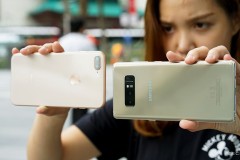So sánh ảnh chụp xóa phông giữa Samsung Galaxy Note 8 vs. Apple iPhone 8 Plus