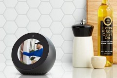 Amazon Echo Spot: đồng hồ báo thức kiêm trợ lý ảo Alexa kiêm Bluetooth Hub kiêm video call, 130$