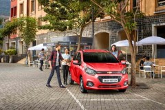 Chevrolet Spark 2018 có 3 phiên bản, giá từ 299 triệu đồng