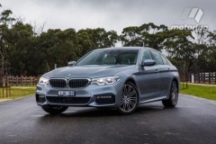 Chọn BMW 530i 2017 hay Mercdes-Benz E 300 2017?