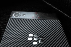 Đây có phải là mặt lưng của BlackBerry Krypton, sản phẩm BB sắp ra mắt?
