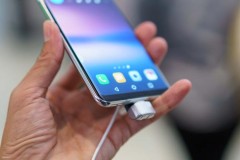 Trên tay LG V30: màn hình OLED đẹp, không rỗ, thiết kế hoàn thiện như Samsung