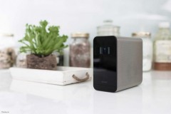 Trên tay Xperia Touch: máy chiếu tương tác 23" hay màn hình xem phim trên 80", sắp bán tại Việt Nam