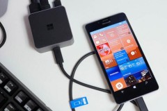 Windows 10 Mobile build 15252 được phát hành qua Fast Ring; Windows 10 PC build 16288 qua Slow Ring