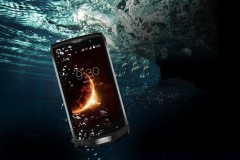Top 5 smartphone "nồi đồng cối đá" pin trâu, tiêu chuẩn quân đội