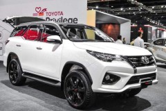 Toyota Fortuner TRD 2017 chính thức ra mắt tại Ấn Độ, giá 1,1 tỷ đồng