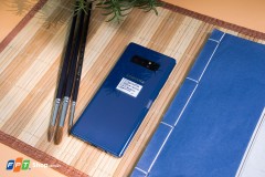 Trên tay Galaxy Note8 phiên bản Deep Sea Blue: Màu xanh rất độc đáo