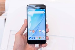 Trên tay Xiaomi Mi A1: “đứa con” của Xiaomi và Google, camera kép, giá rẻ