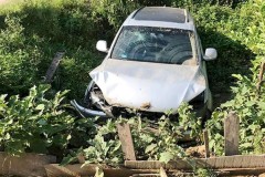 Xe tiền tỷ lao xuống ruộng rau muống, 5 người may mắn thoát nạn