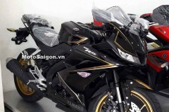 Yamaha R15 v3 2018 màu đen tem vàng gold black lộ ảnh