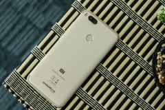 Bạn đang dùng Xiaomi Mi A1, hãy kiểm tra cập nhật ngay!