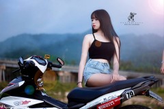 Bộ ảnh Exciter 150 độ đọ dáng cùng gái Bình Định xinh ngất ngây