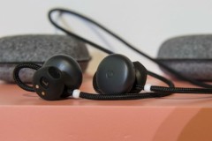 Đôi tai nghe Google 159 USD có thể dịch 40 thứ tiếng