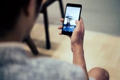 Lạm dụng smartphone, người dùng có nguy cơ nhiễm bệnh da liễu