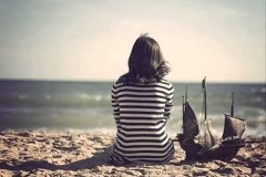 Dữ dội và dịu êm, ồn ào và lặng lẽ: Những con sóng tuyệt tác của thiên nhiên mang chứa tình yêu rộng lớn…