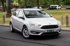 Ford Focus 2017 giá rẻ ngang Toyota Vios: Nên mua hay không?