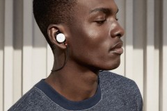 Google ra mắt tai nghe không dây Pixel Buds: Hỗ trợ Google Assistant, dịch trực tiếp tiếng Việt sang 40 thứ tiếng