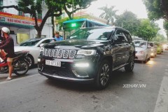 "Hàng độc" Jeep Grand Cherokee 2017 lăn bánh trên phố Hà Nội