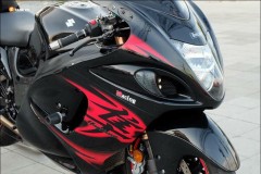 Hayabusha độ- đầy lôi cuốn với trang bị ống xả hút hồn