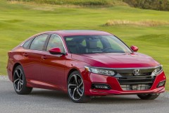 Honda công bố giá bán Accord 2018, bắt đầu từ 23.570 USD