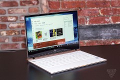 HP giới thiệu laptop Spectre 13 đời mới, siêu mỏng, được trang bị vi xử lí Intel thế hệ thứ 8
