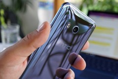 HTC "nhá hàng" hình ảnh U11 Plus đi kèm thời gian trình làng