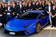 Lamborghini tổ chức kỷ niệm cán mốc doanh số 9.000 chiếc Huracan và 7.000 chiếc Aventador
