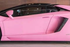 Lamborghini Aventador hồng phấn "bánh bèo" được rao bán với giá 7,39 tỷ VNĐ