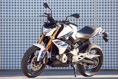 Mô tô BMW G310R phát giá giá gần 80 triệu đồng