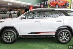 Ngắm loạt ảnh thực tế khi Toyota Fortuner 2018 "mặc" bodykit chính hãng TRD Sportivo