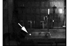 Những vầng sáng hình tròn bí ẩn xuất hiện khi thi công các bức tượng Phật