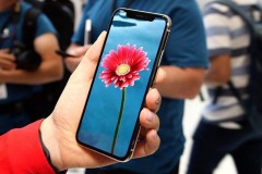 Samsung mang về doanh thu "khủng" nhờ cung cấp màn hình cho...iPhone X