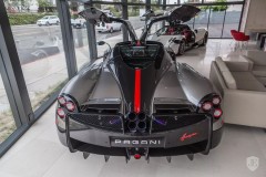 "Thần gió" Pagani Huayra độc nhất được rao bán tại Newport Beach, California