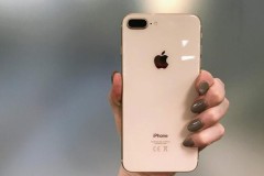 Apple cắt giảm một nửa đơn hàng iPhone 8
