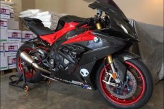 BMW S1000RR 'Cá mập' đầy sức hút từ bộ cánh Fullsix Carbon