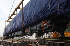 Đang "ráp" hoàn chỉnh 2 đoàn tàu dự án đường sắt Cát Linh - Hà Đông