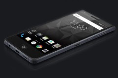 Lộ ảnh BlackBerry Motion chuẩn bị ra mắt